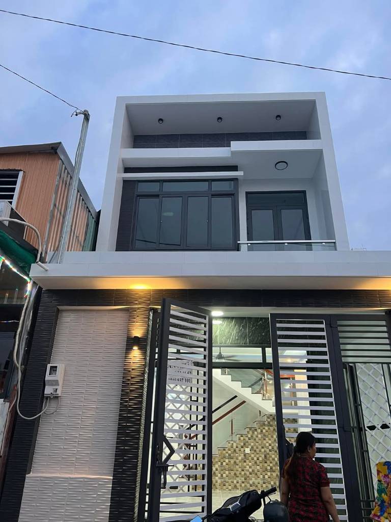Bán nhà ở 18b, Chợ Bình Chánh giá 1,07 tỷ Sổ hồng riêng thổ cư 100m2